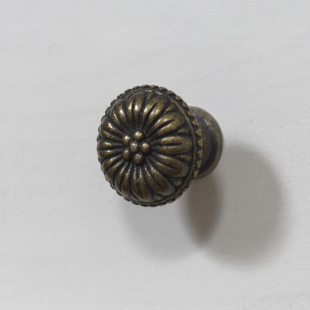 【新品】アンティーク風 シャビー仕上げ　レトロ チェスト　アウトレット