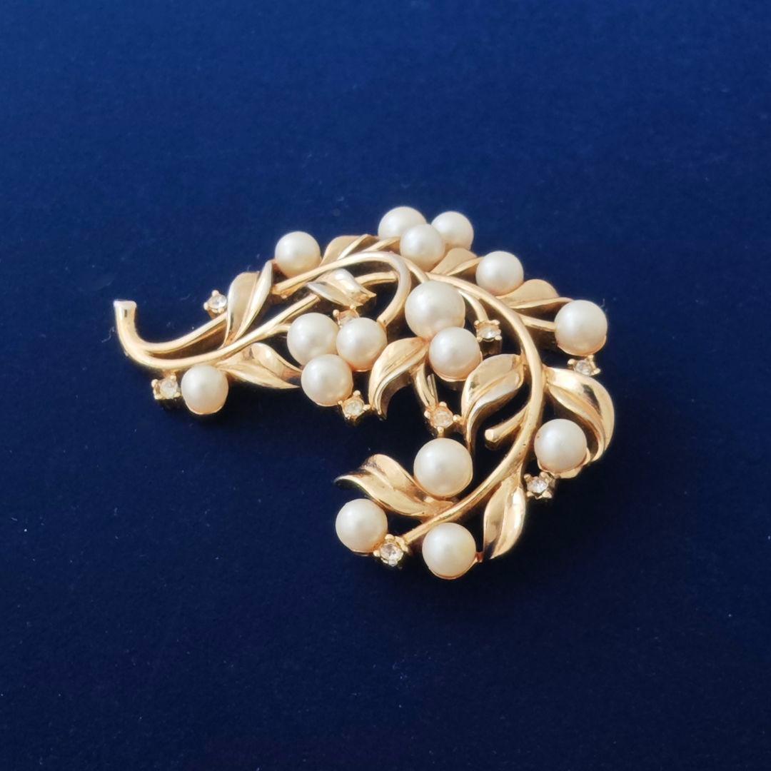 ヴィンテージtrifari パール＆ストーン　ボタニカルブローチ