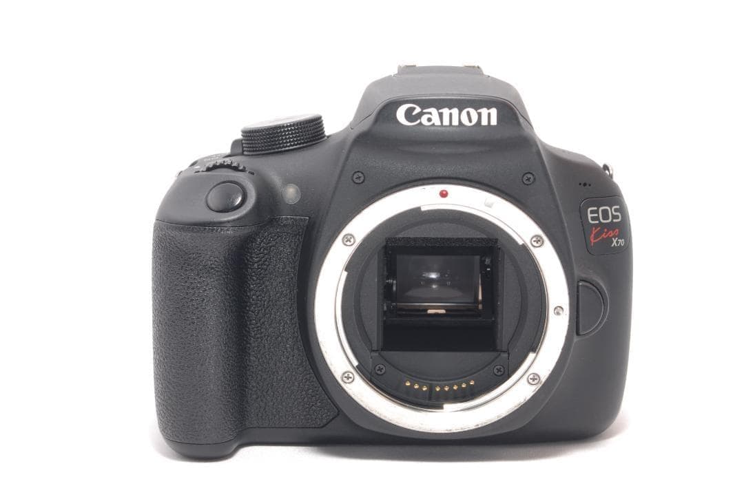 ⭐️近くも遠くもキレイに⭐️Canon Kiss X70 キャノン　デジタル一眼