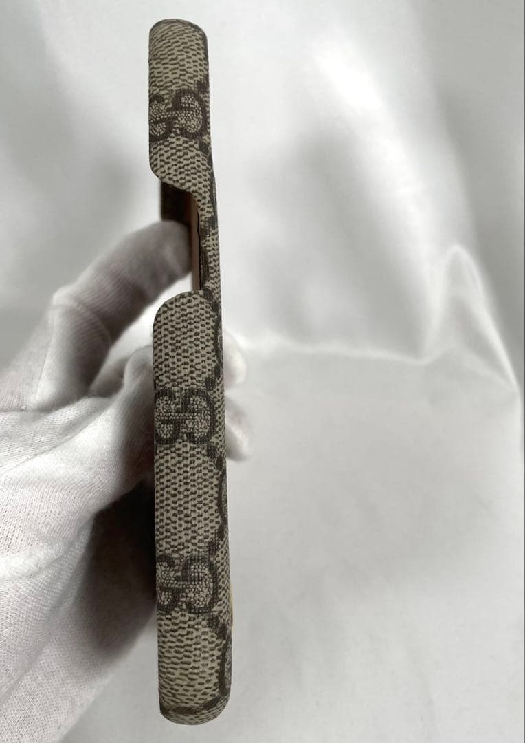 未使用 GUCCI グッチ iPhone15ケース オフィディア GGスプリーム