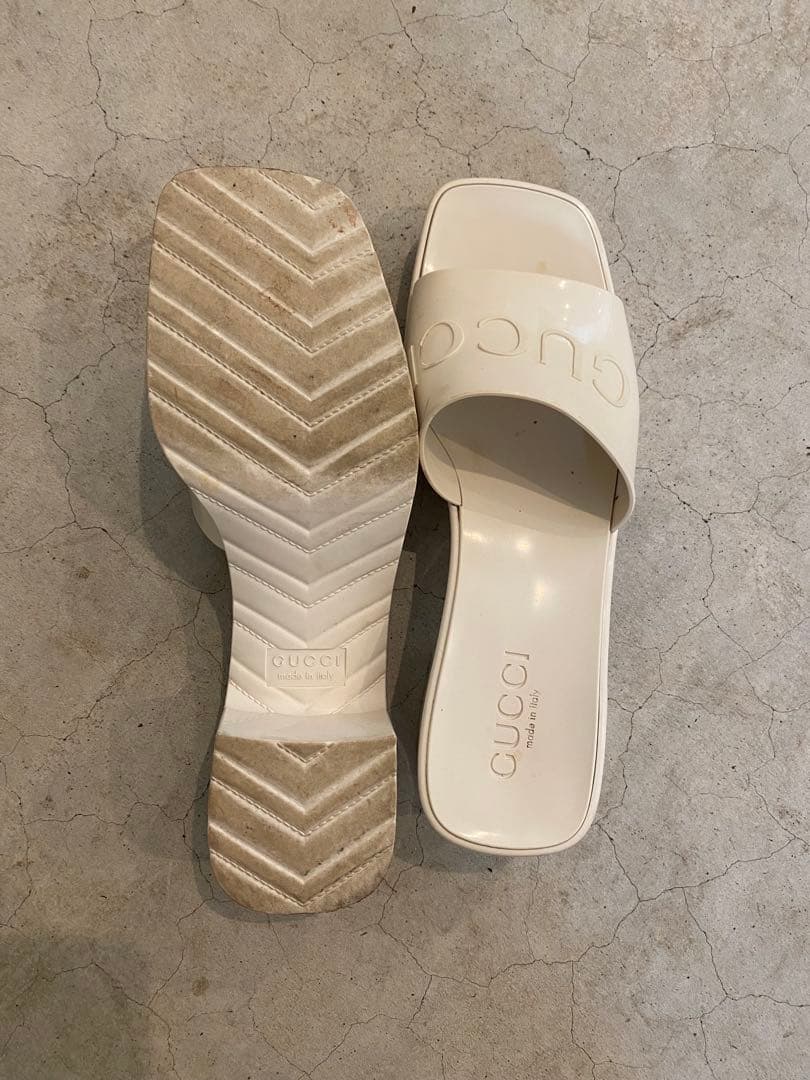 GUCCI ホワイト スライドサンダル