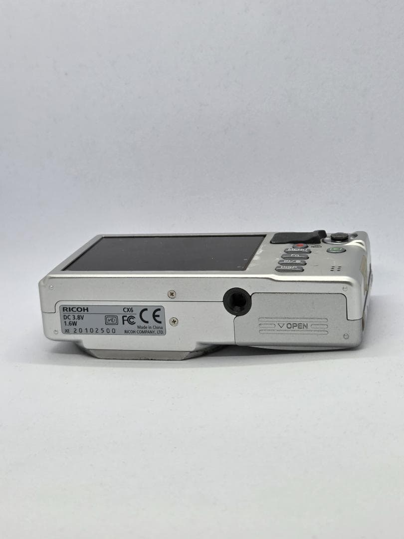 【スマホ転送OK】リコー RICOH CX6 シルバー コンパクトデジタルカメラ