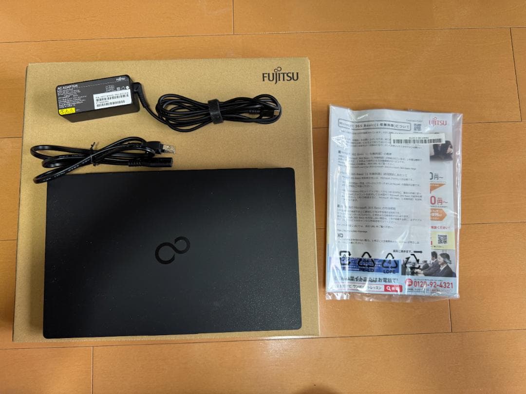 Fujitsu LIFEBOOK UH FMVU75H3B13.3型