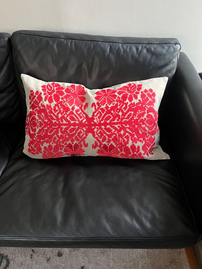 コンランショップ購入 リネン 刺繍 クッション&刺繍クッションカバー2枚セット