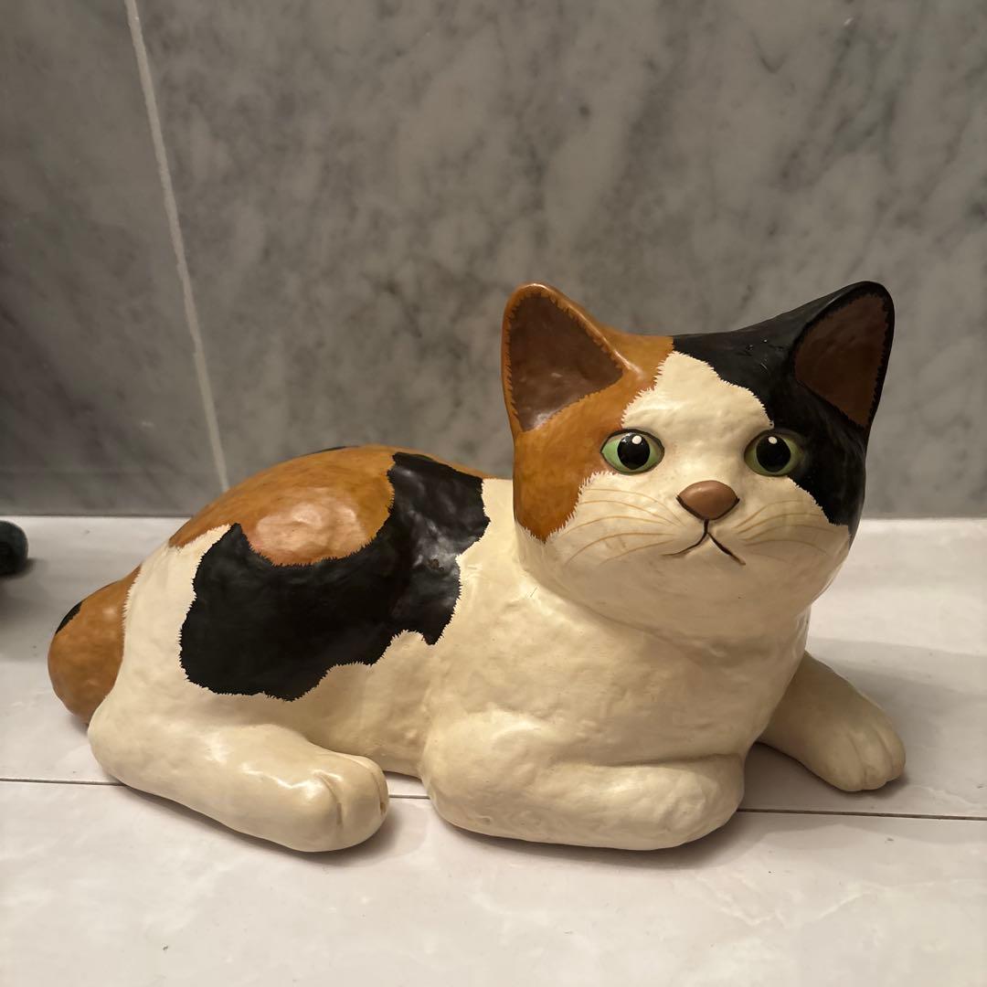 ヴィンテージ　手描きの瞳が美しいジブリ映画に出てきそうな三毛猫の陶器オブジェ