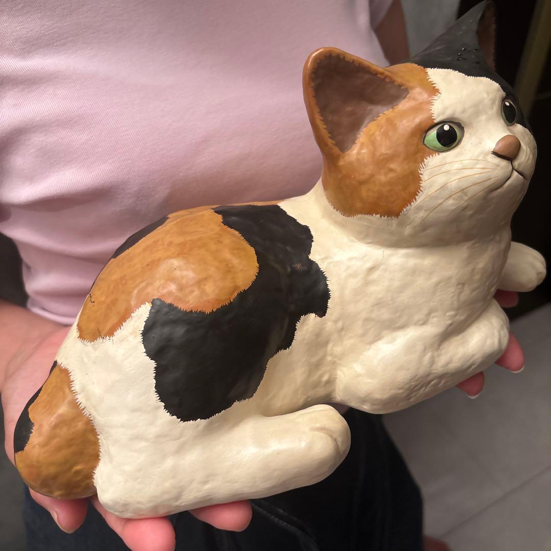 ヴィンテージ　手描きの瞳が美しいジブリ映画に出てきそうな三毛猫の陶器オブジェ
