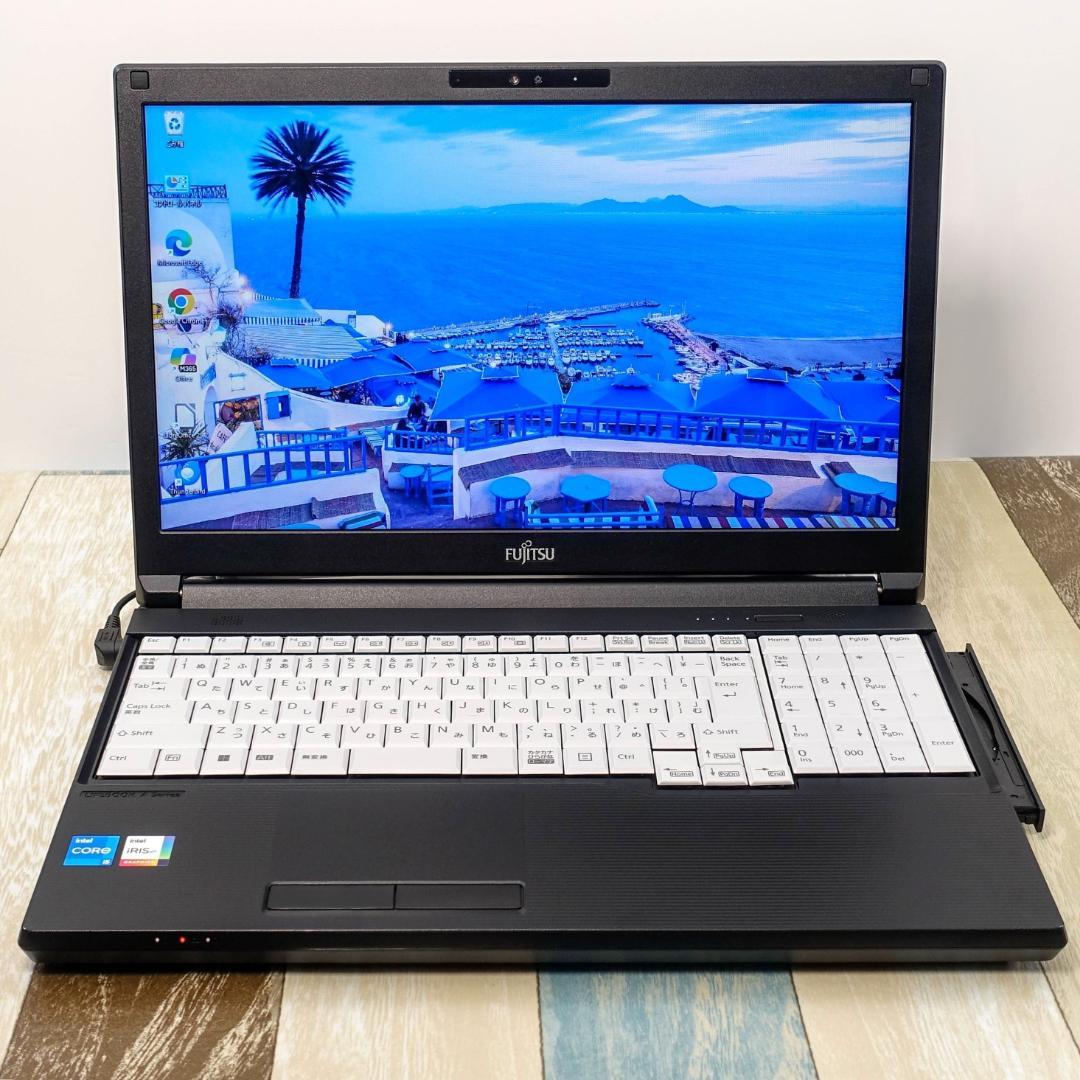 美品で神速の２０２３年製✨１２世代コアｉ５に超高速ＳＳＤ５１２ＧＢ＆大容量メモリ