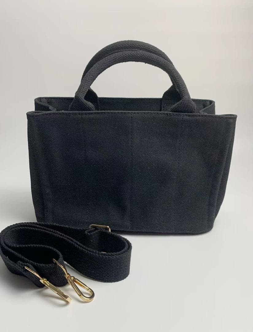 PRADA ブラックキャンバスショルダーバッグ