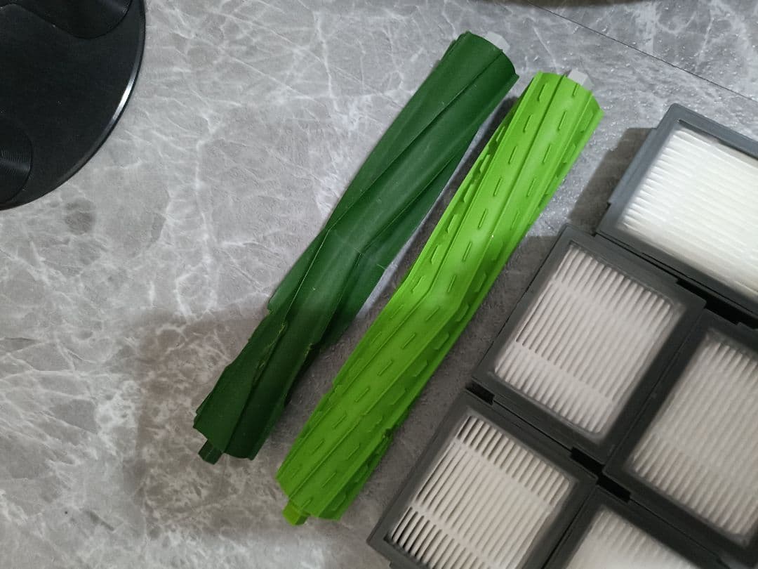 U*2様 iRobot Roomba i7 ルンバ ロボット掃除機本体　　充電器