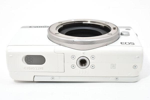 【美品】キャノン Canon EOS M100 ダブルレンズキット ミラーレス