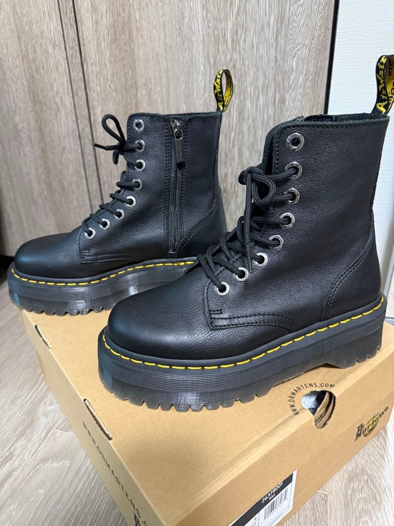 ドクターマーチン ブーツ