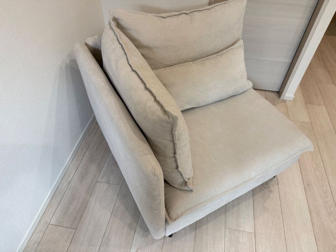 1人掛けソファ（配送なしの場合の価格: 6500円）