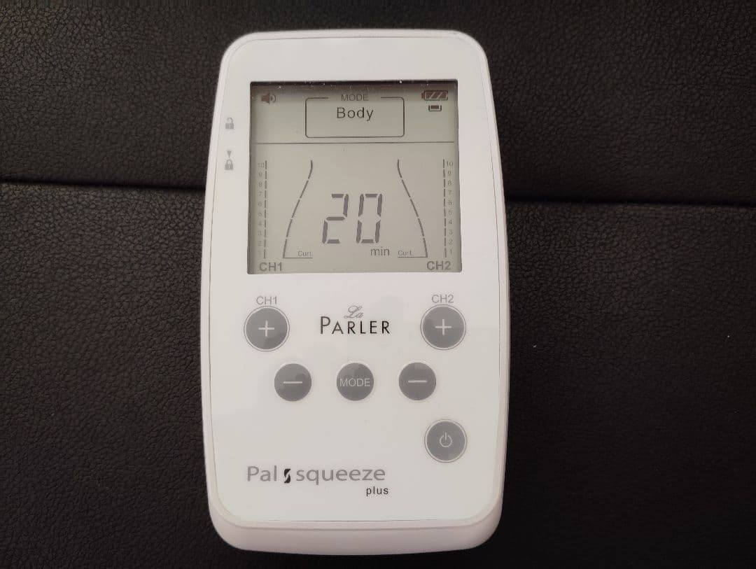 パルスクイーズプラス美顔器　EMS★ボディ＆フェイシャル★ラ・パルレ