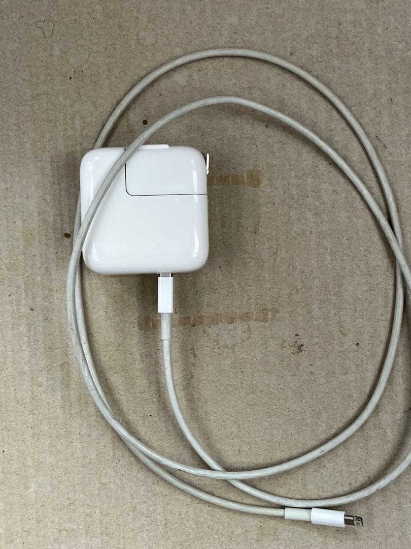 Apple iPad 第5世代 32GB スペースグレー 本体