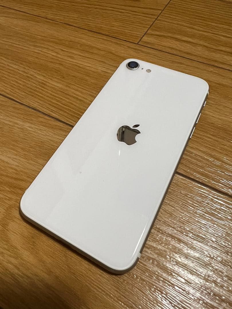 【ジャンク】iPhone SE2 64GB ホワイト 画面割れ
