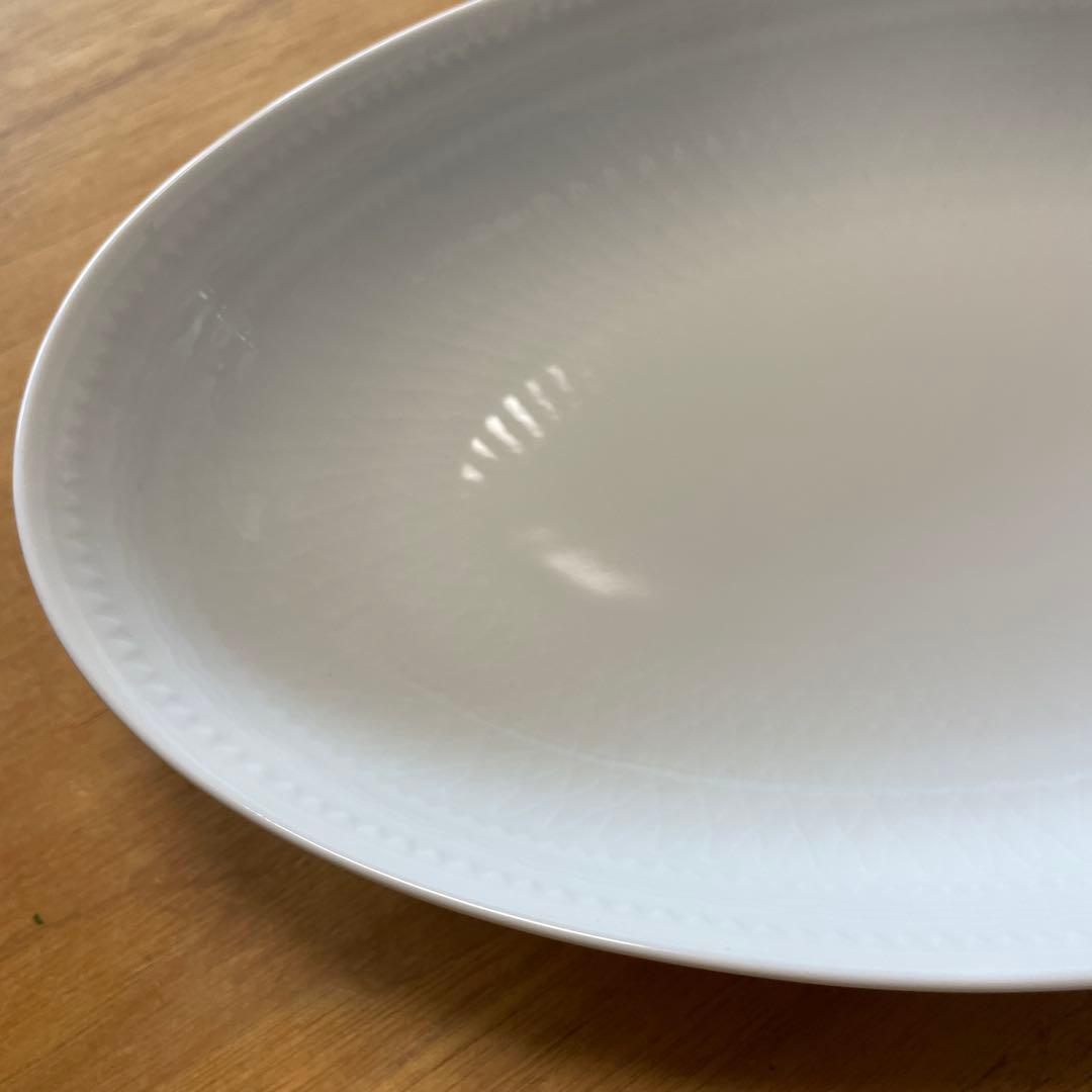 ロイヤルコペンハーゲン　ホワイトパルメッテオーバルディッシュプレート2枚27㎝