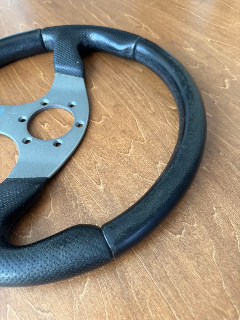 MOMO RACE TYP D35 ステアリング 直径35センチ