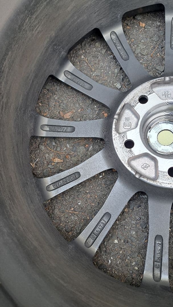 スタッドレス　　BLIZZAK　VRX3　215/45R 18　2023製