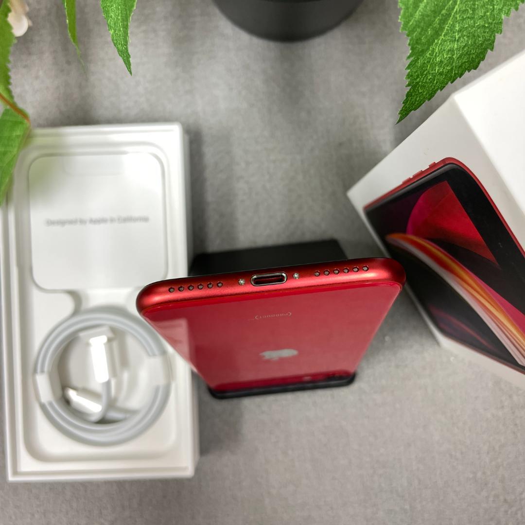 新品同様 iPhone SE(第２世代) 128Gbレッド SIMフリー送料無料