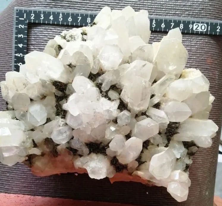 水晶 エピドート 共生クラスター（グリーントルマリン）3.1kg ーt602