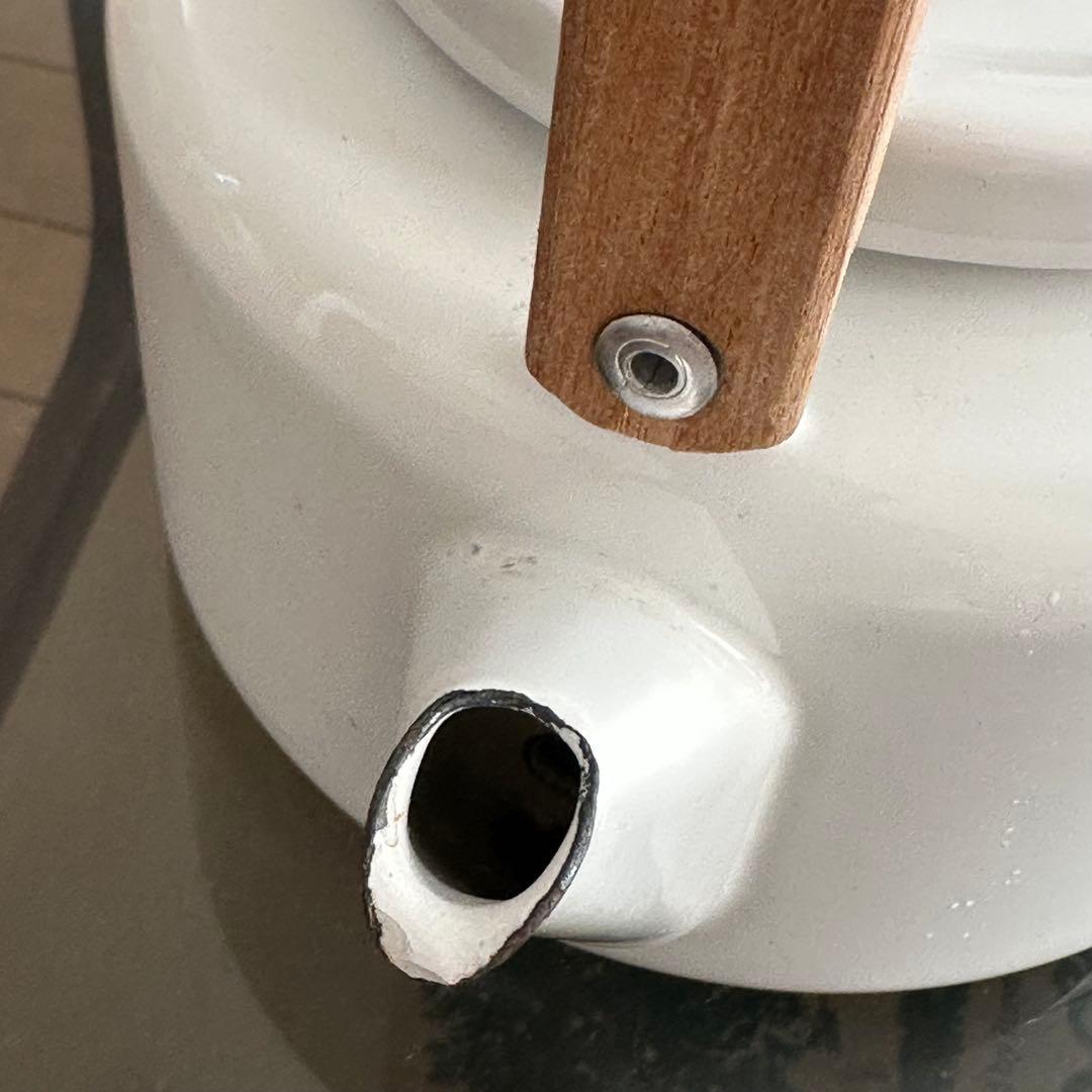 美品　finel フィネル　アラビア　ホワイト 木製ハンドル やかん　ケトル