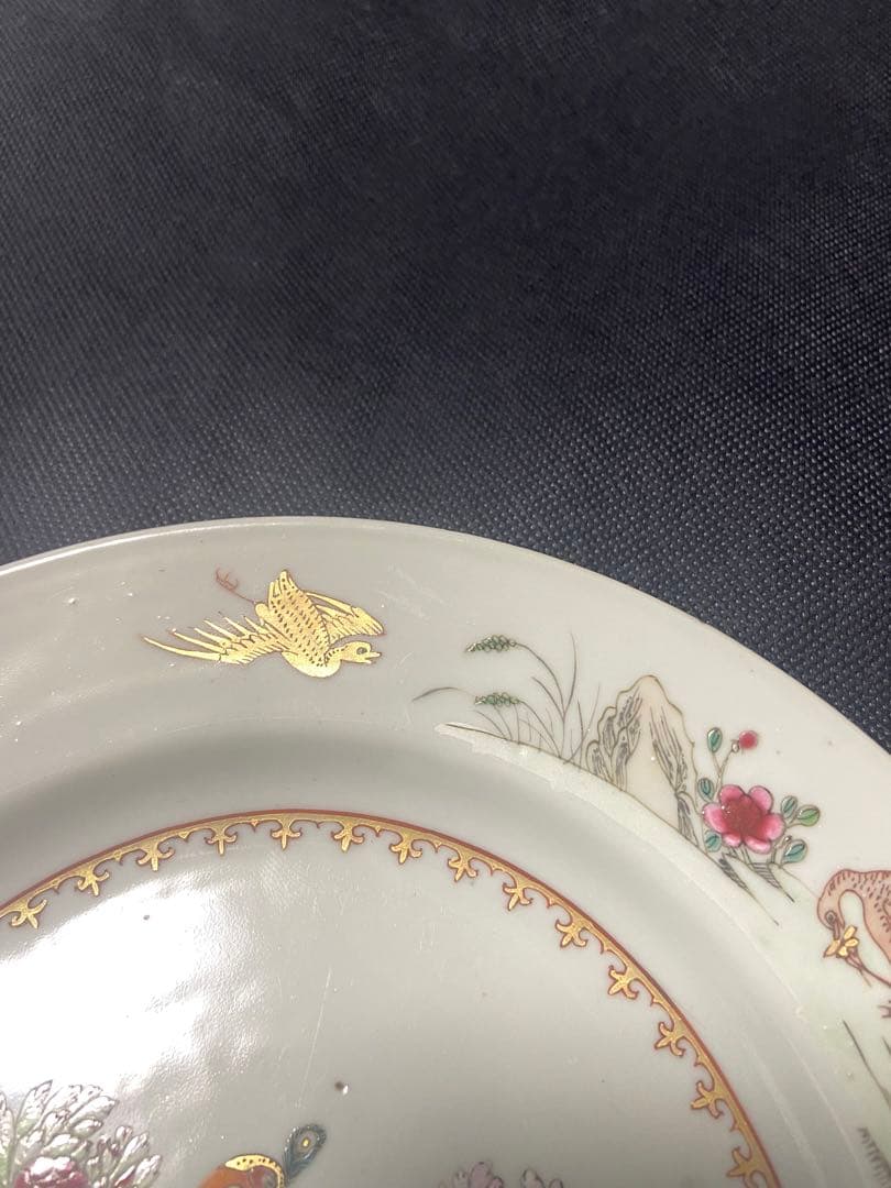 中国古美術品　清の乾隆時代　粉彩金彩孔雀中皿　本物保証　23cm