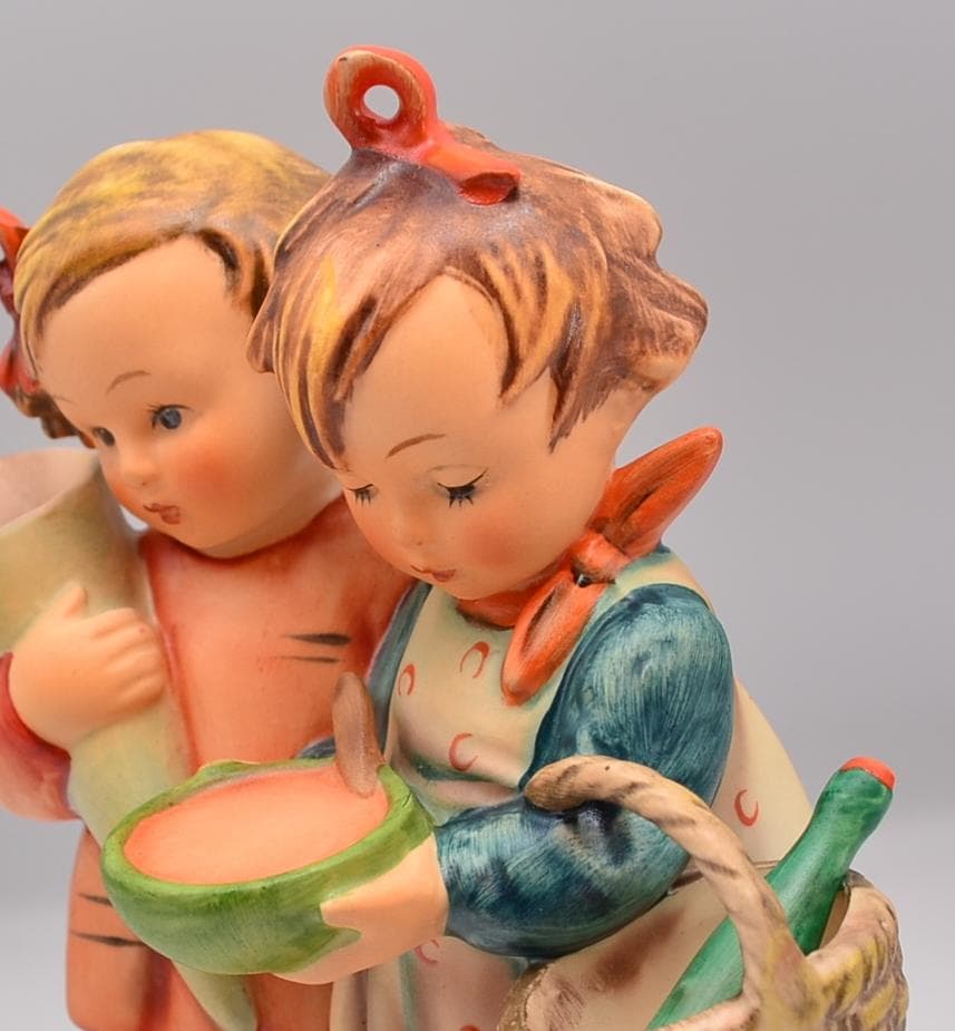 おばあちゃん家に行く／荒れた天気　★フンメル　ドイツゲーベル　ご成約済み