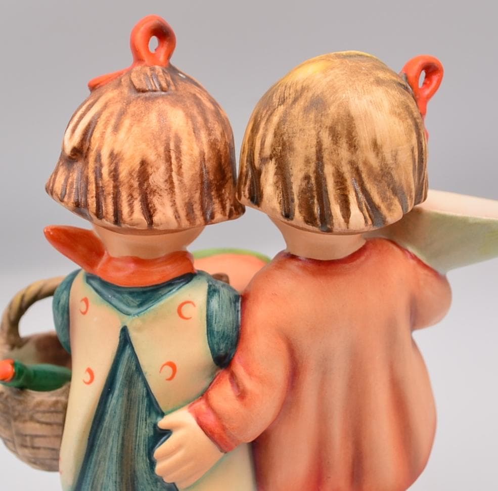 おばあちゃん家に行く／荒れた天気　★フンメル　ドイツゲーベル　ご成約済み