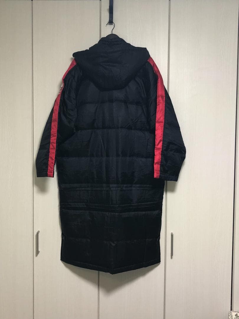 PUMA ダウンコート ベンチコート 黒×赤 浦和レッズ 　JASPO　Ｌ-Ｏ