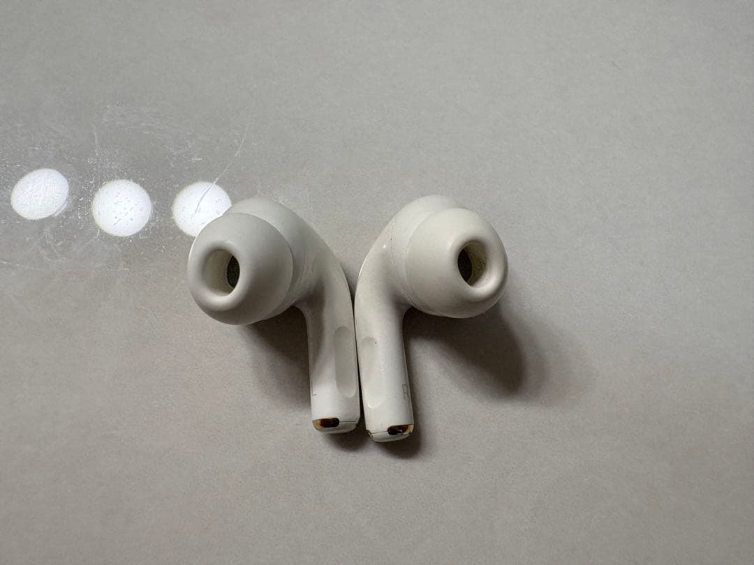 AirPods Pro 本体 【左のみ作動、右音無し】充電ケース付き