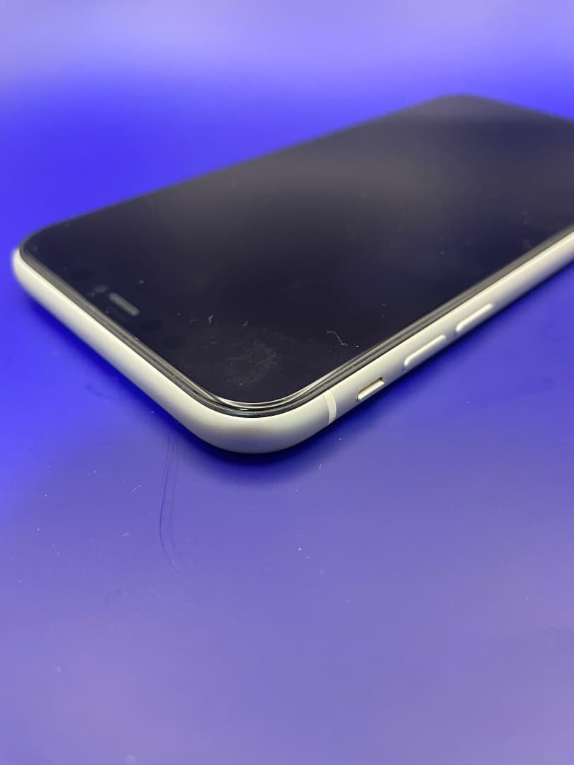 美品✨　iPhone 11 128GB ホワイト　バッテリー新品100％
