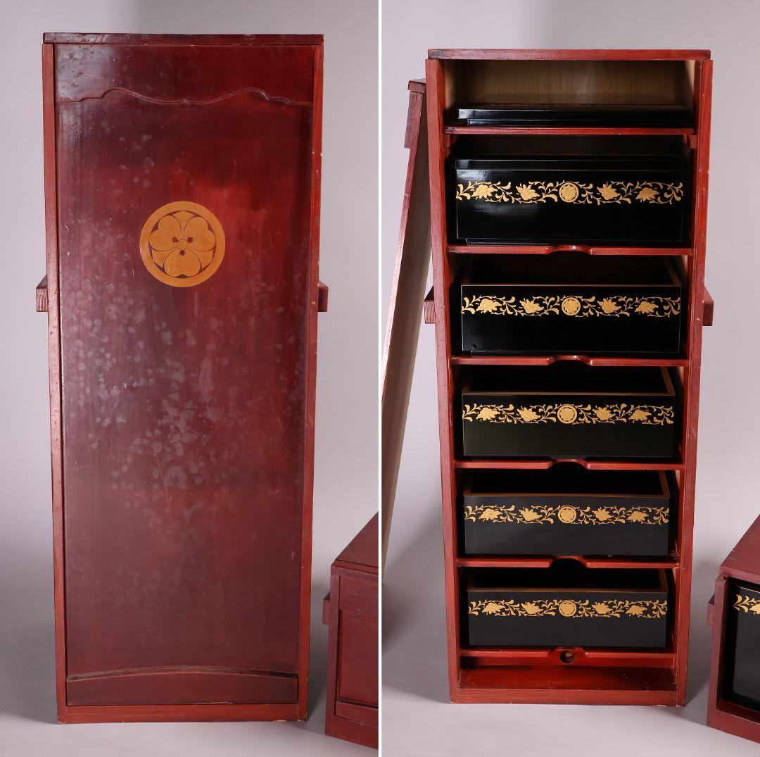 【MB208】輪島塗 家紋金蒔絵 五段重箱 台付 剣片喰花唐草 黒塗梨地 天然木