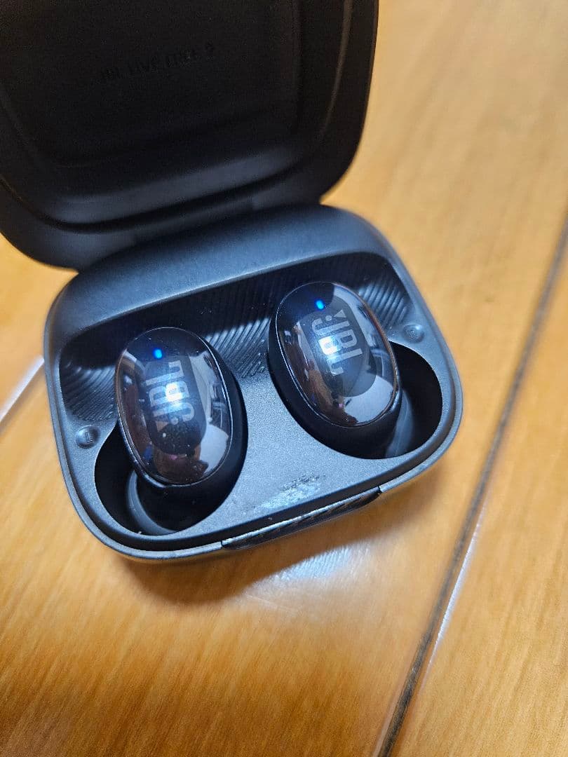 イヤホン JBL LIVE FREE 2