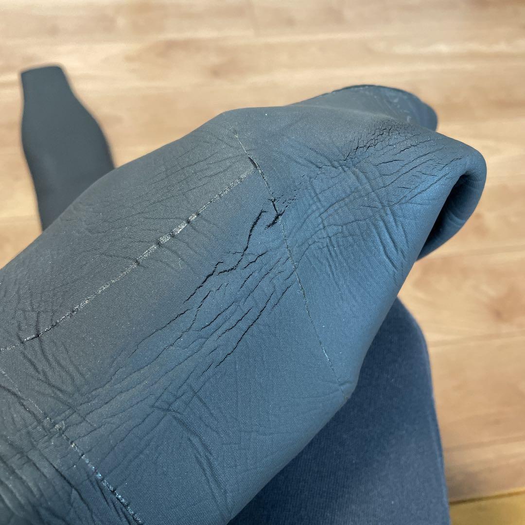 セミドライスーツ