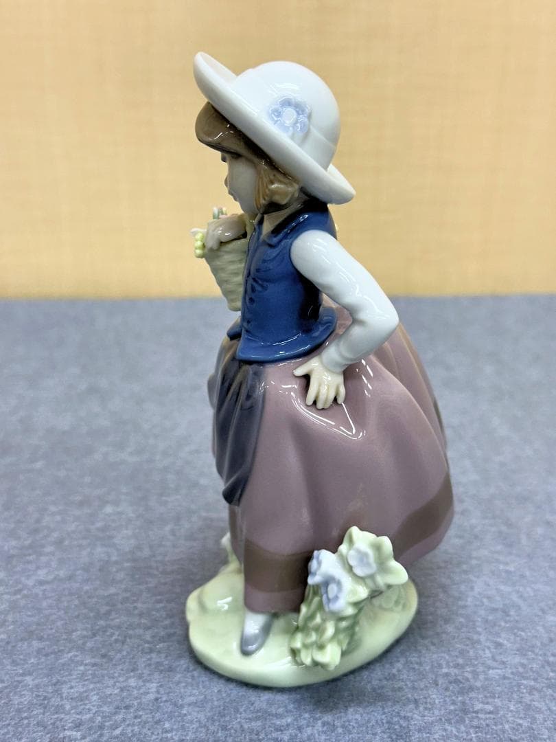 リヤドロ「甘い花の香り」