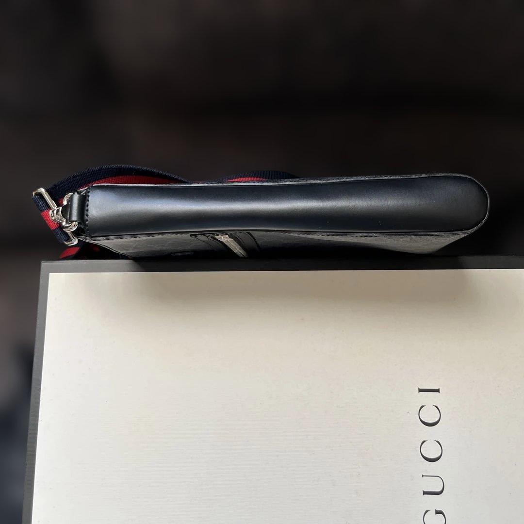 Gucci GGパターンブラック メッセンジャーバッグ