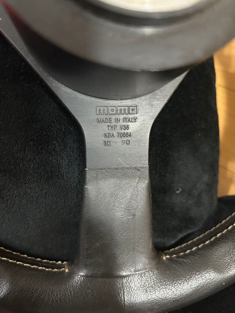 momo ステアリングハンドル 3本スポーク 黒