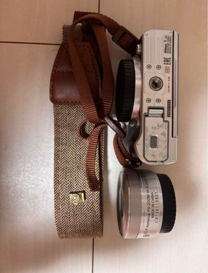 【カーズ】NikonJ5 ニコンミラーレスカメラ ダブルレンズセット