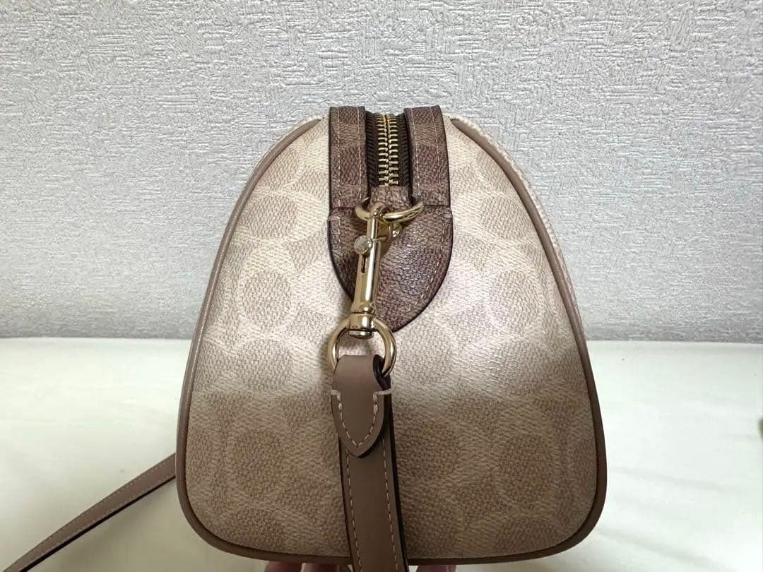 COACH ベージュ ショルダーバッグ