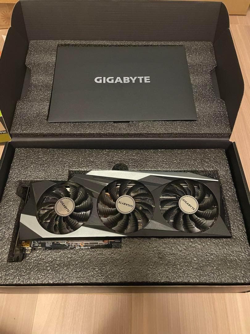 GIGABYTE. 3080 グラフィックボード