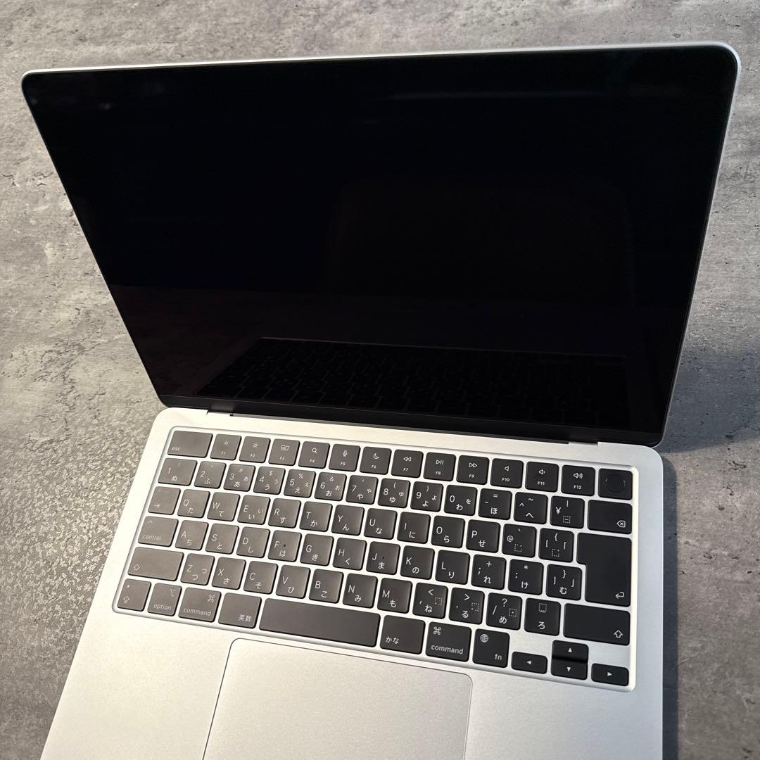 【美品】 MacBook Air 13インチ 充放電5回 M2