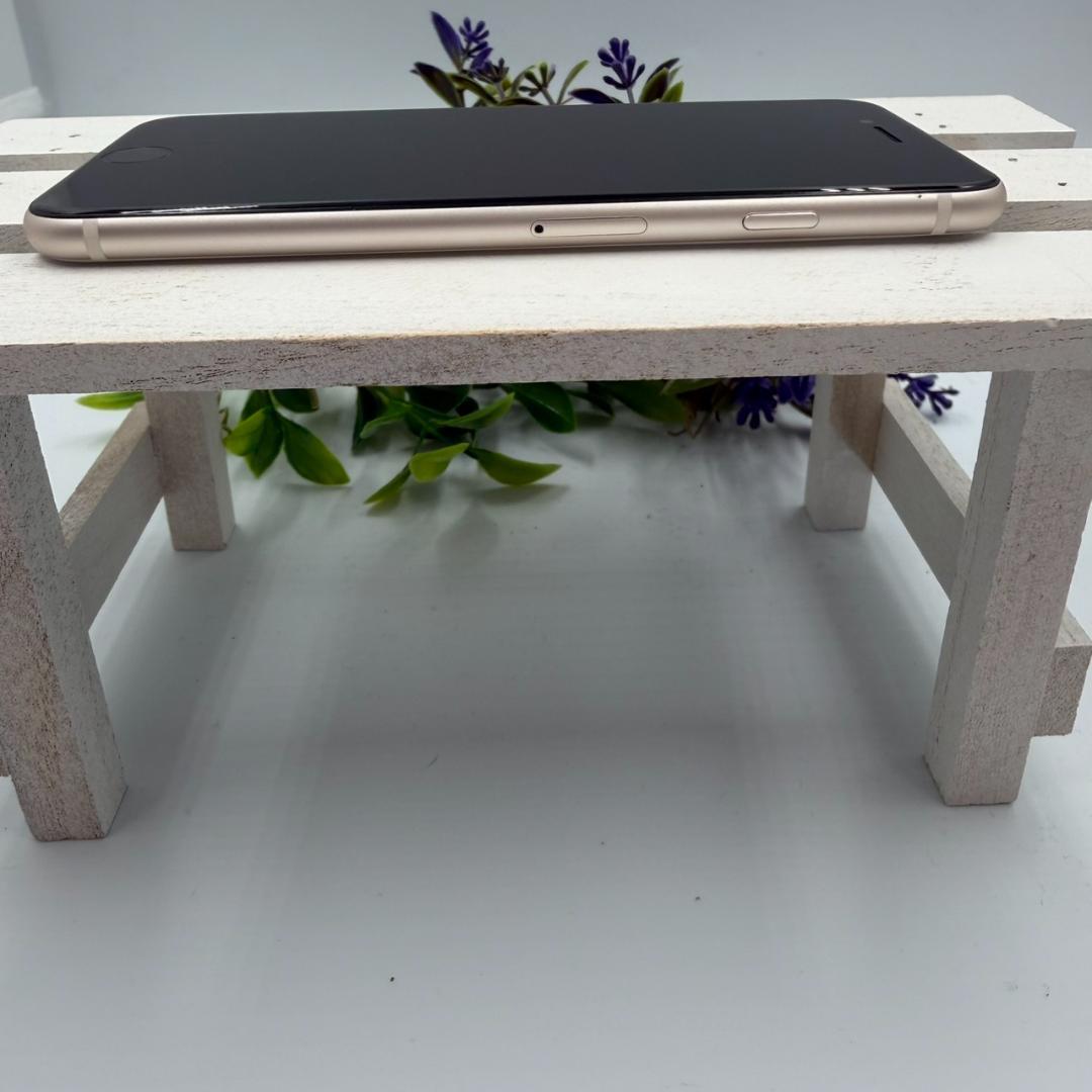 iPhone SE第3世代 64GB スターライト 414