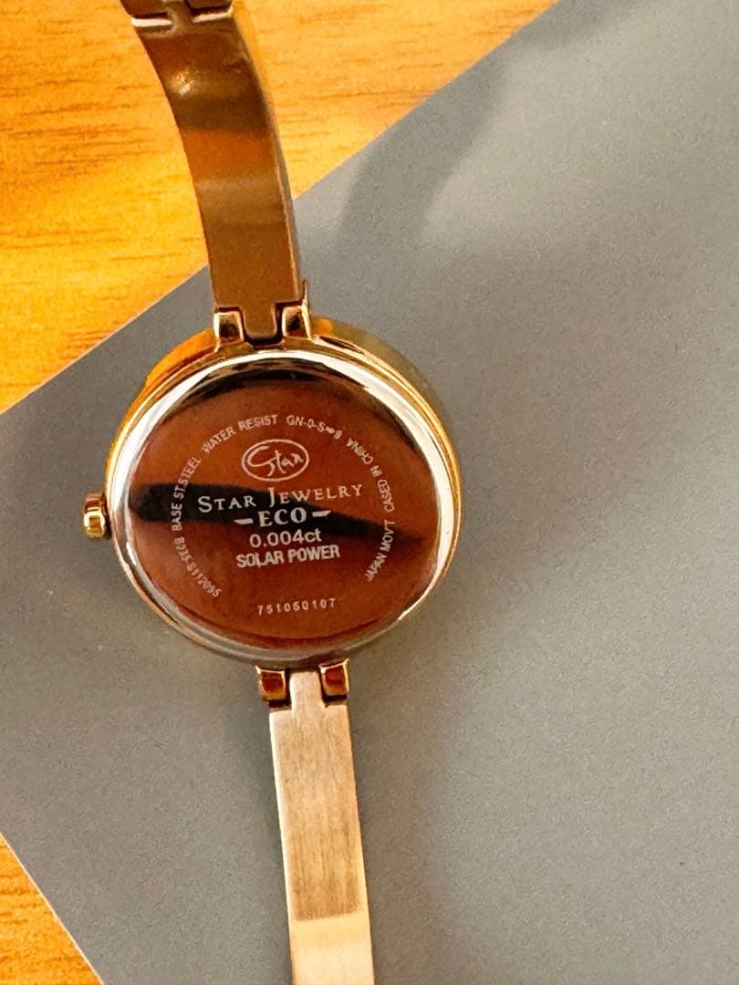 スタージュエリー　ソーラー腕時計