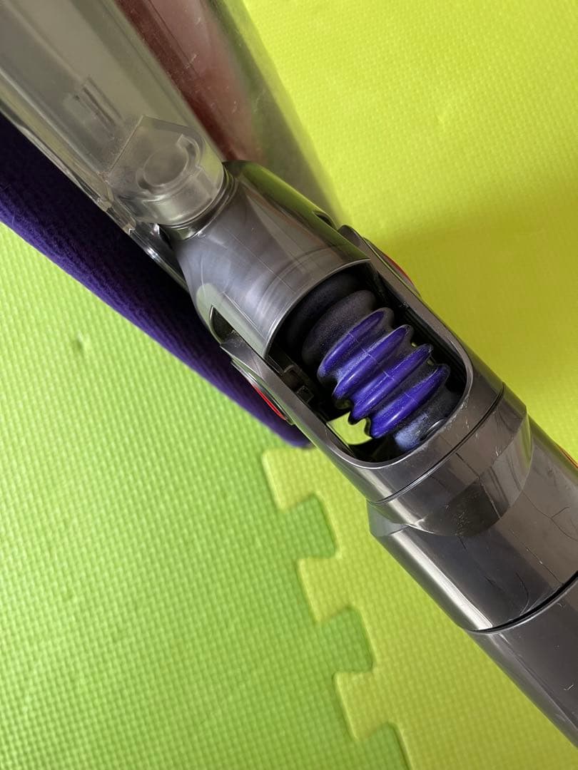 ダイソンSV12コードレスクリーナー