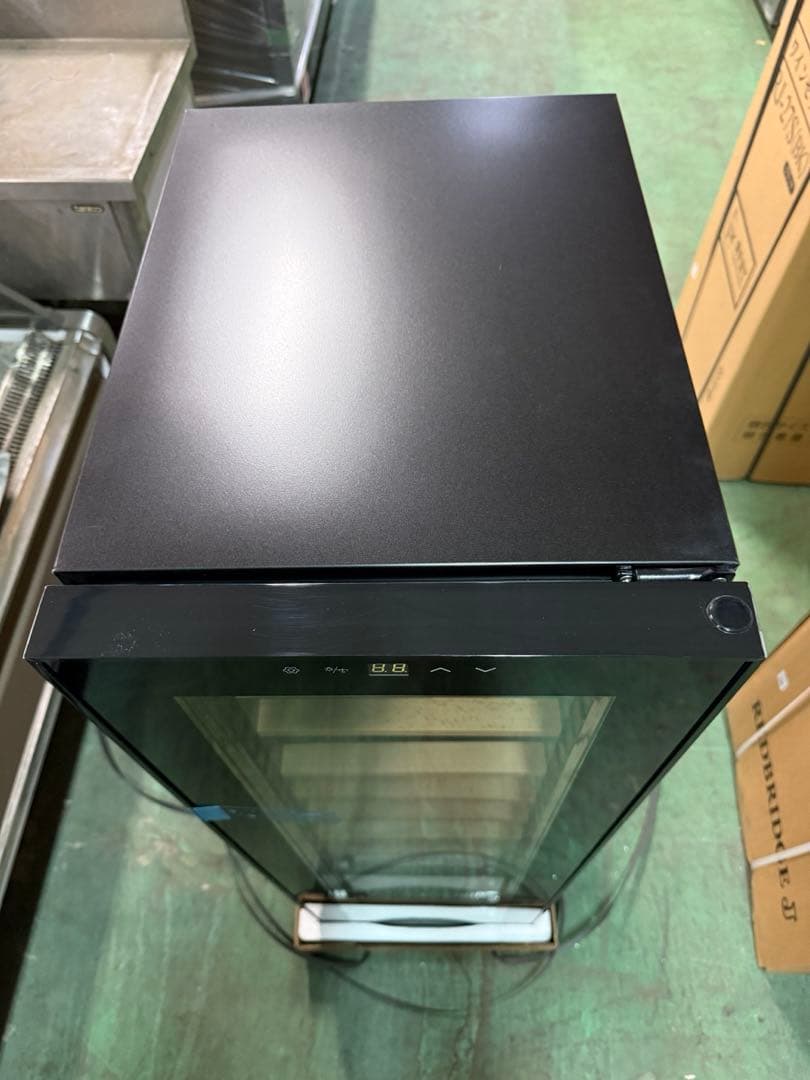 ワインセラー　訳あり新品27本入りコンパクトサイズ
