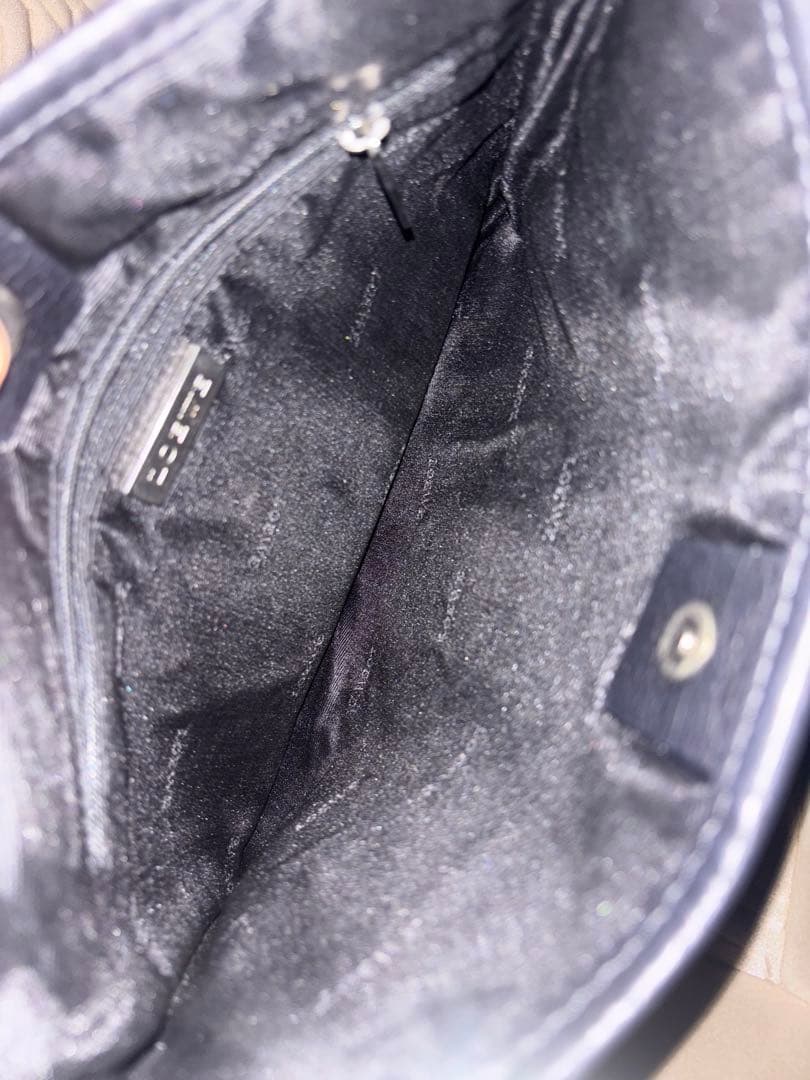 LOEWE ロエべ黒 レザー ショルダーバッグ エンボスロゴ 美品