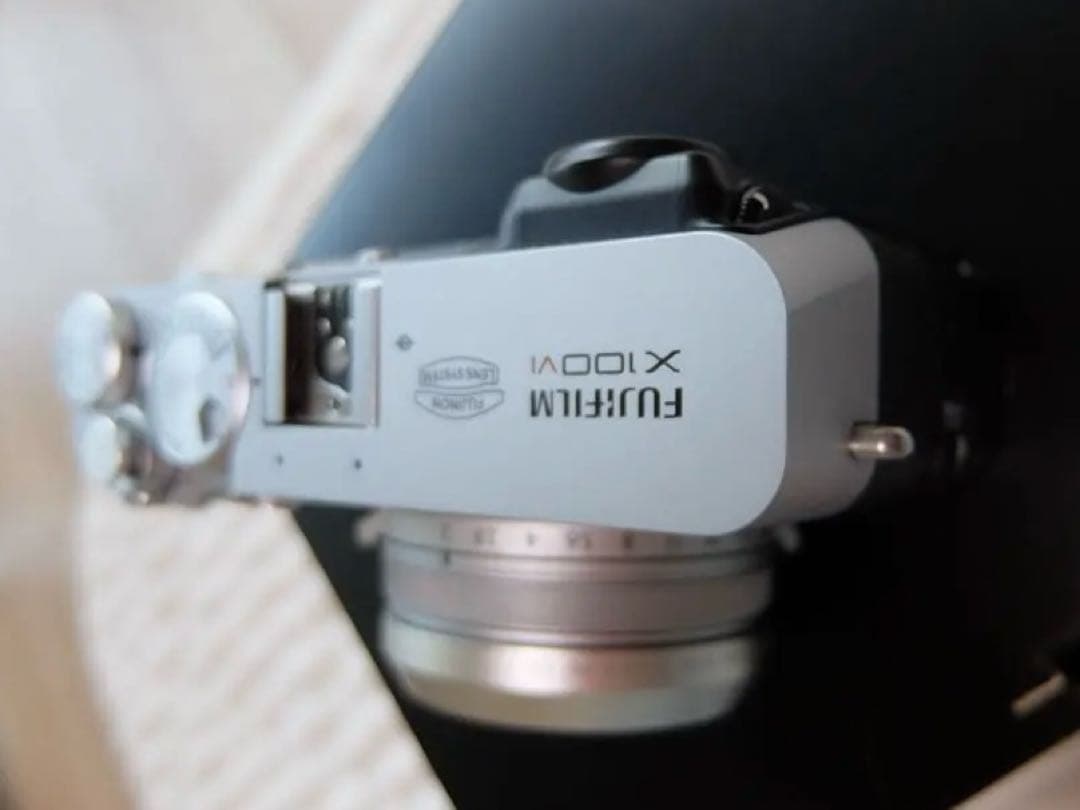 保証書有、美品、アクセサリー多数有　富士フイルム　X100Ⅵ シルバー