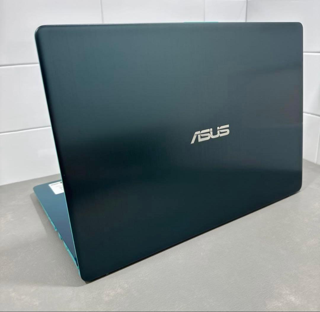 【限定品】ASUSファーマメントグリーン8世代i3NVMe256+1TB