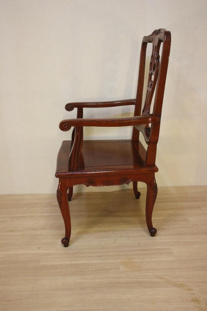 アジアンスタイル 木製椅子 彫刻入り