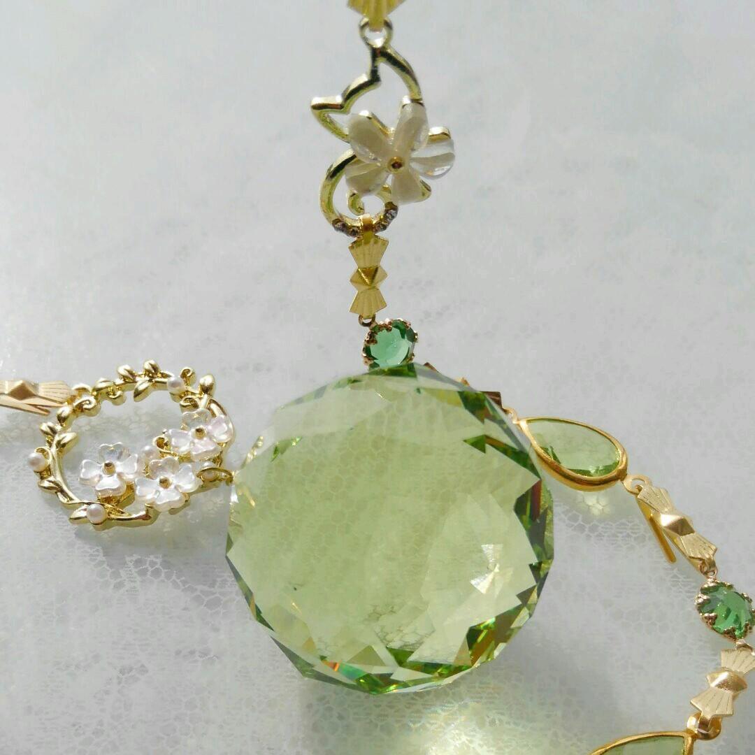 サンキャッチャー♡ハンドメイド「ペリドット♡ねこฅ•ω•ฅ」